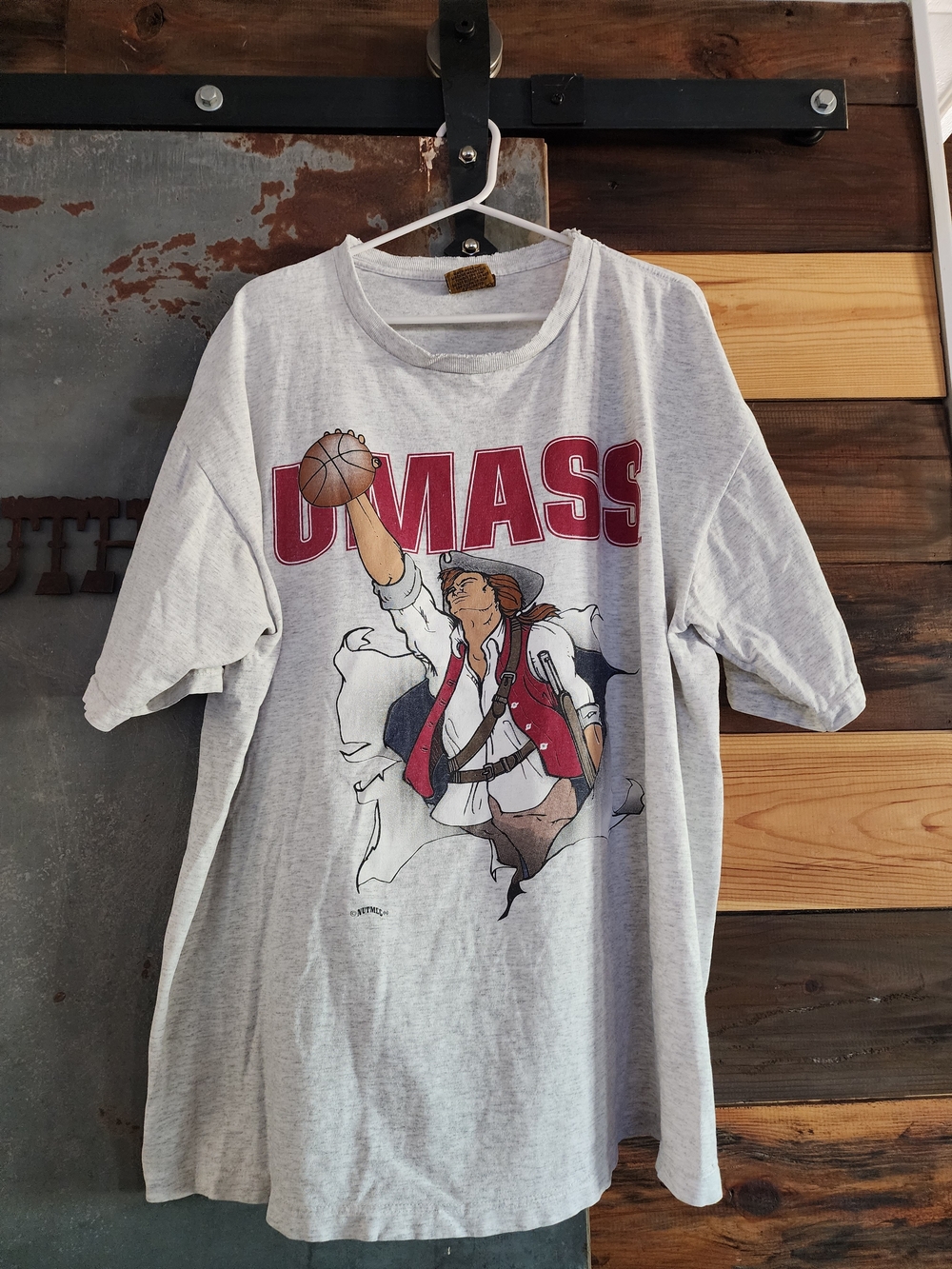 Vtg 90's UMass Minutemen Break Through Nutmeg Mills T-shirt